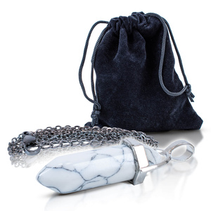 Μενταγιόν με λευκό τιρκουάζ σε πουγκί + αλυσίδα